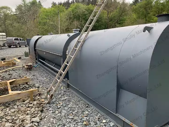 machine à charbon de bois continue vers l'Angleterre1