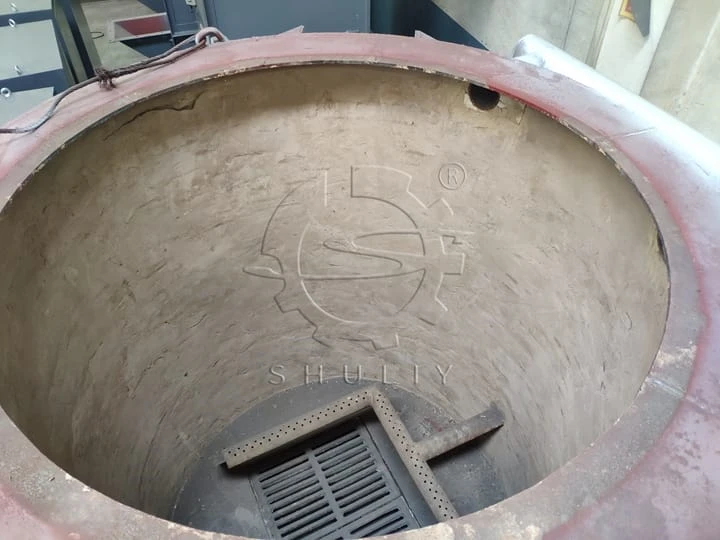 Dentro del horno de carbonización.